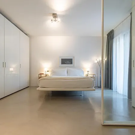 Apartment Beplace In Repubblica Milan